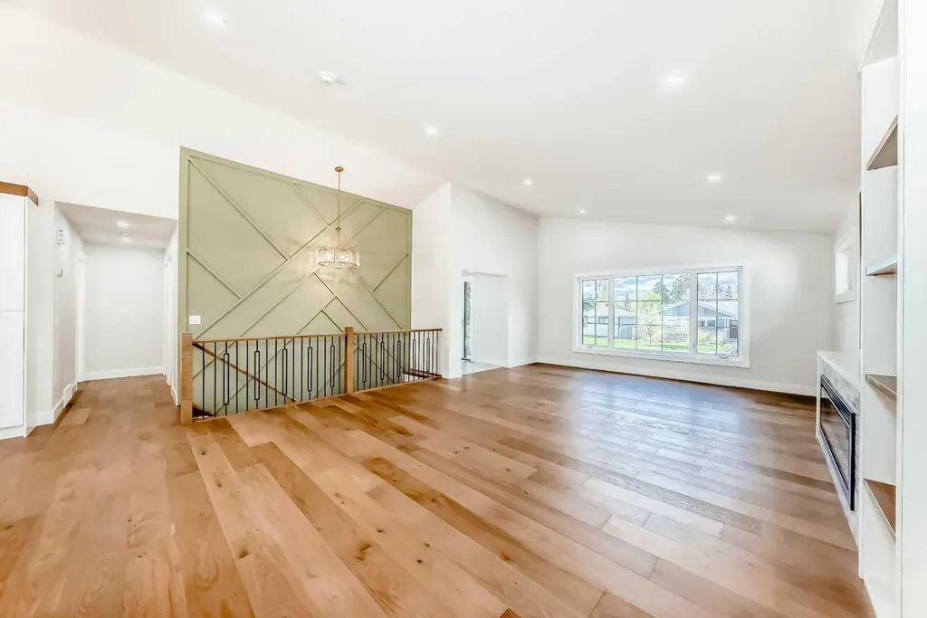152 Capri Avenue NW Calgary AB T2L 0H5