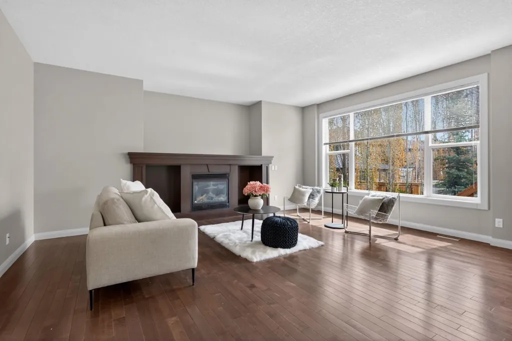 94 Evansdale Common NW Calgary AB T3P 0E6