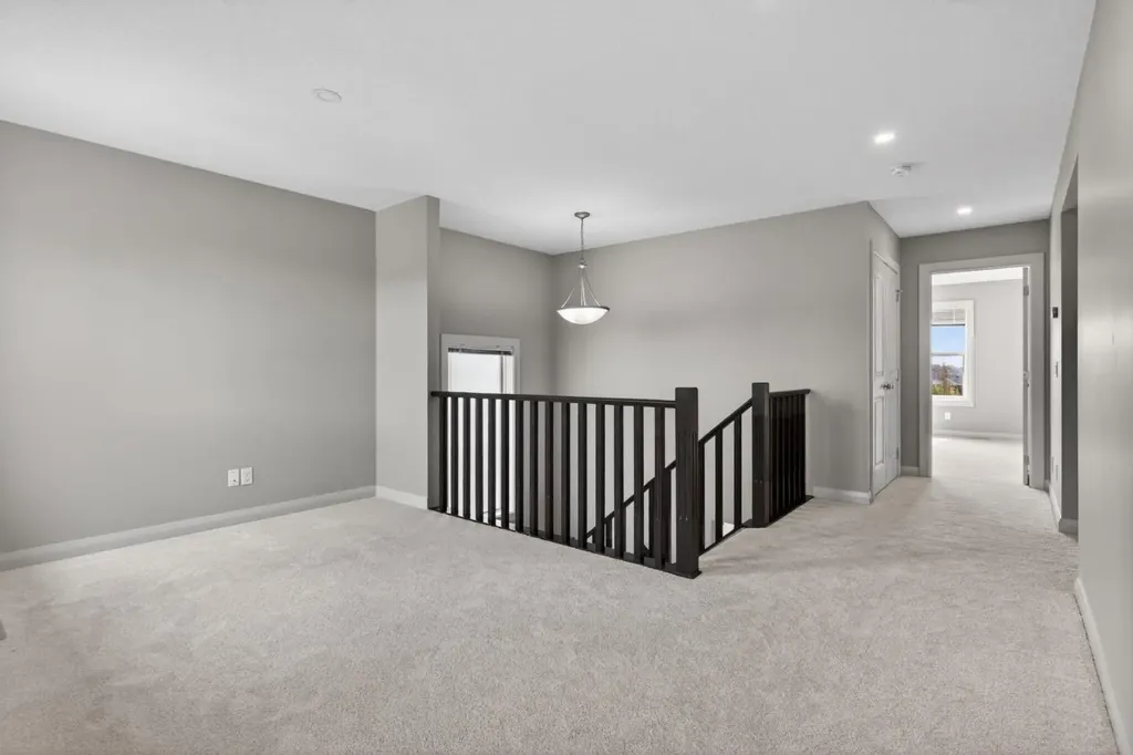 94 Evansdale Common NW Calgary AB T3P 0E6