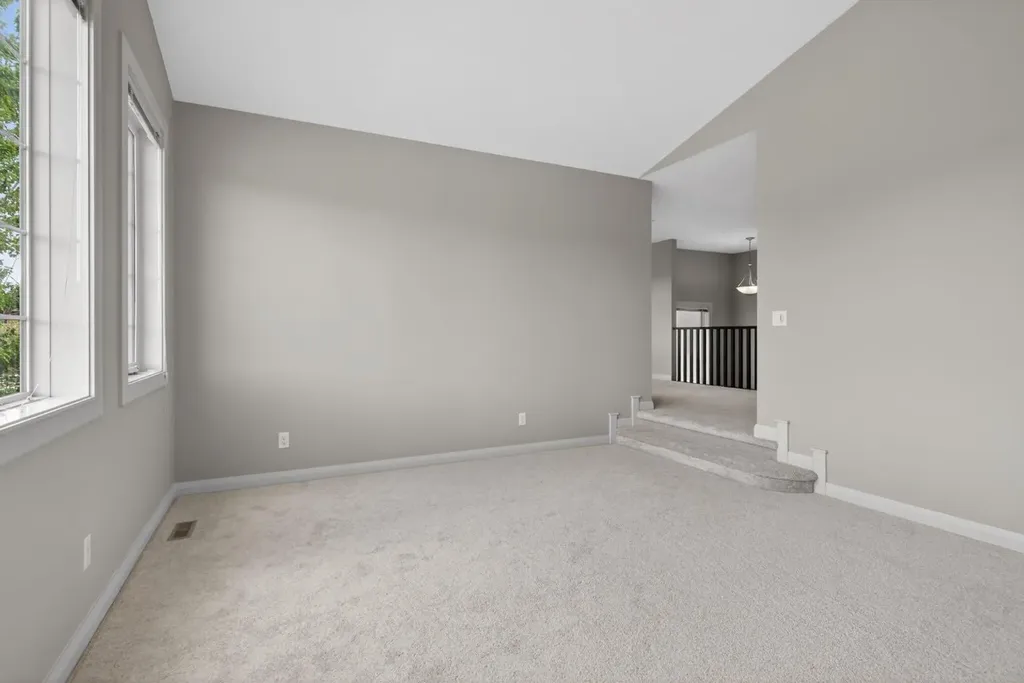 94 Evansdale Common NW Calgary AB T3P 0E6