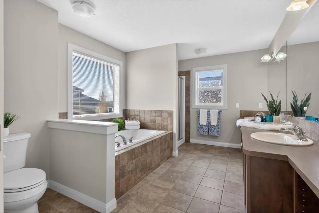 94 Evansdale Common NW Calgary AB T3P 0E6