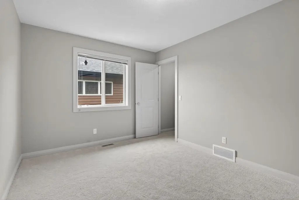 94 Evansdale Common NW Calgary AB T3P 0E6