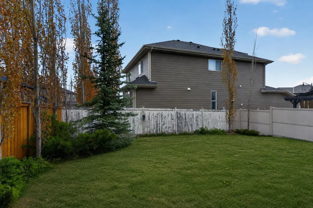 94 Evansdale Common NW Calgary AB T3P 0E6