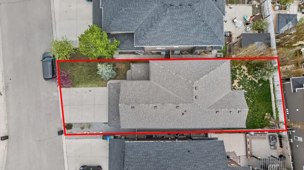 94 Evansdale Common NW Calgary AB T3P 0E6