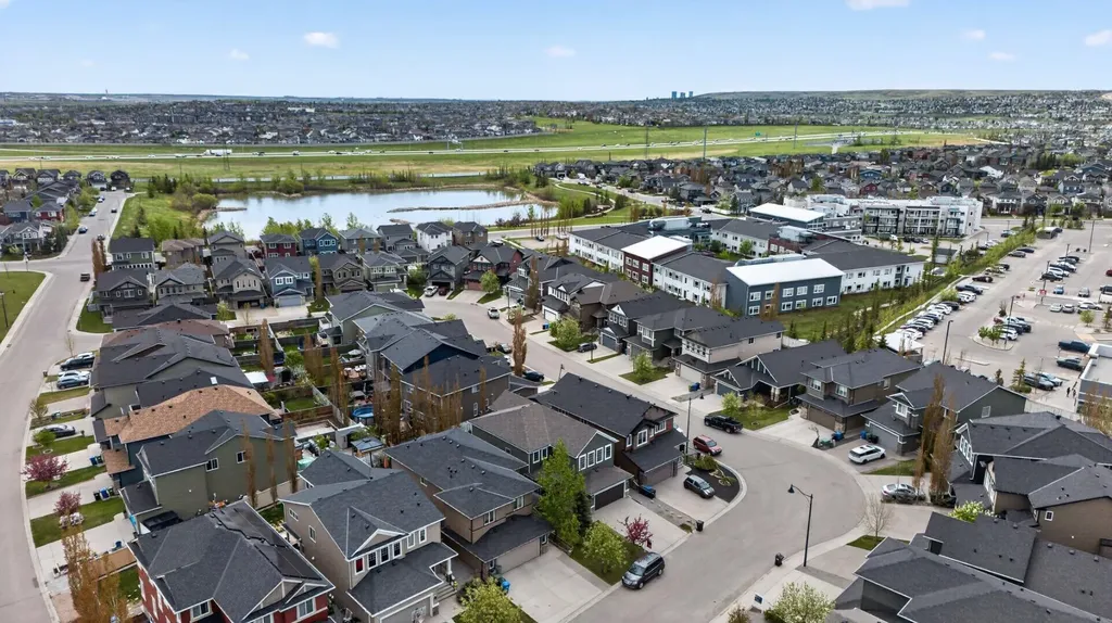 94 Evansdale Common NW Calgary AB T3P 0E6