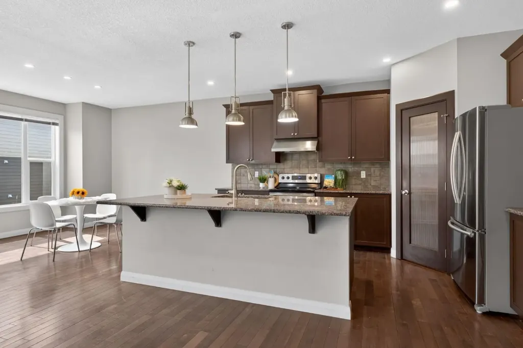 94 Evansdale Common NW Calgary AB T3P 0E6