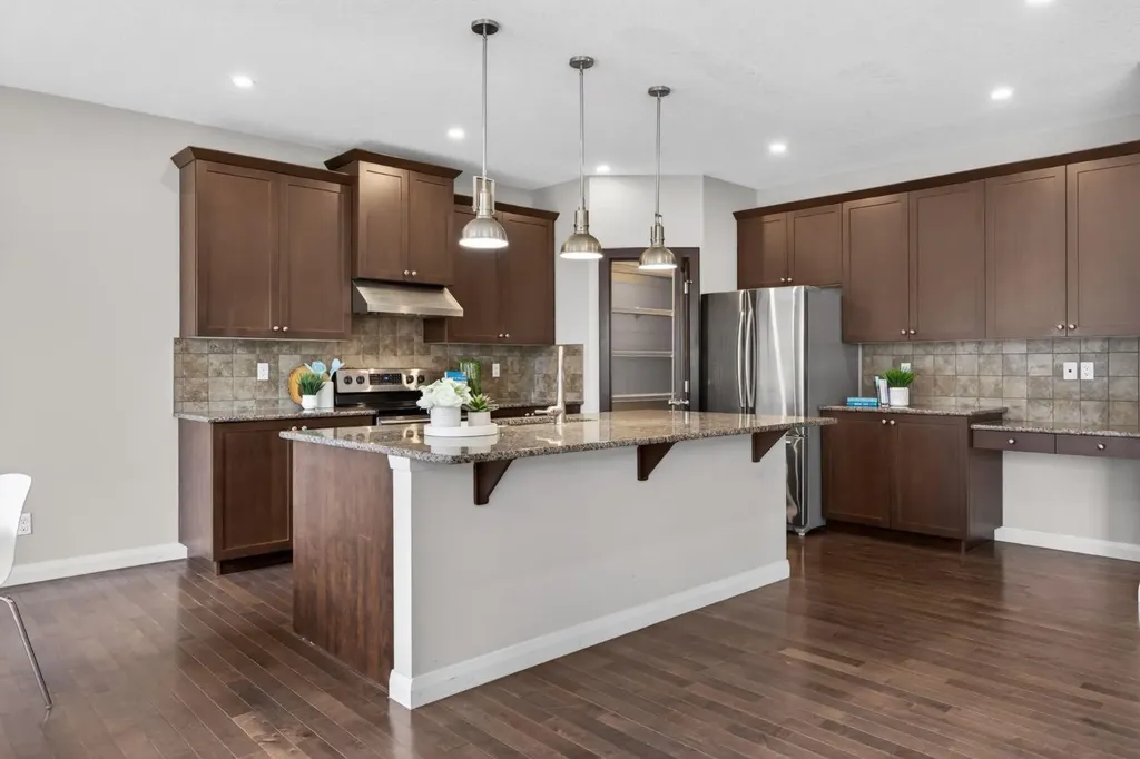94 Evansdale Common NW Calgary AB T3P 0E6