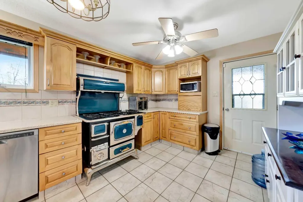 106 1 Street W Waseca SK S0M 3A0