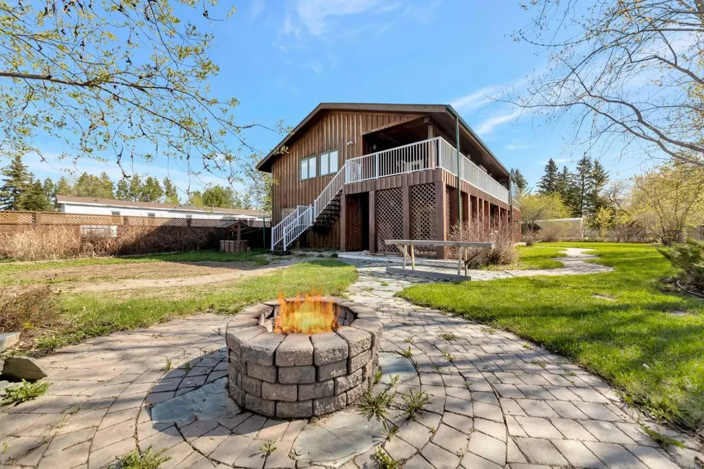 106 1 Street W Waseca SK S0M 3A0