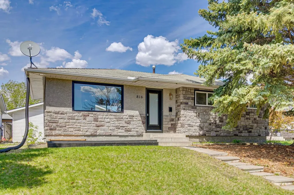 816 Avonlea Place SE Calgary AB T2H 1W3