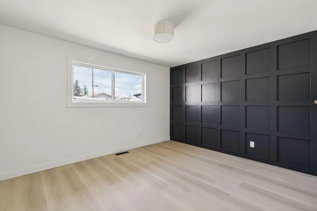816 Avonlea Place SE Calgary AB T2H 1W3