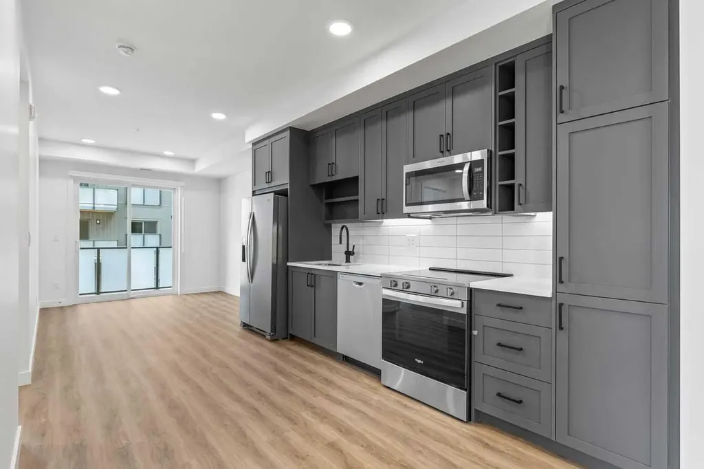 3107 Warren Street NW Calgary AB T3B6N7