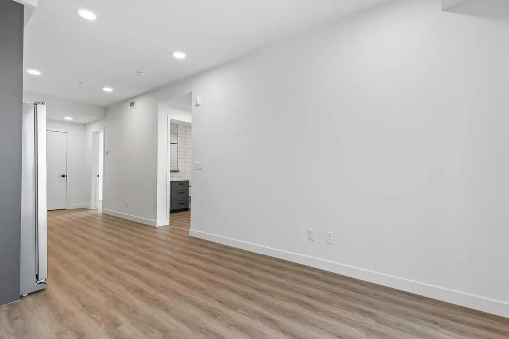 3107 Warren Street NW Calgary AB T3B6N7