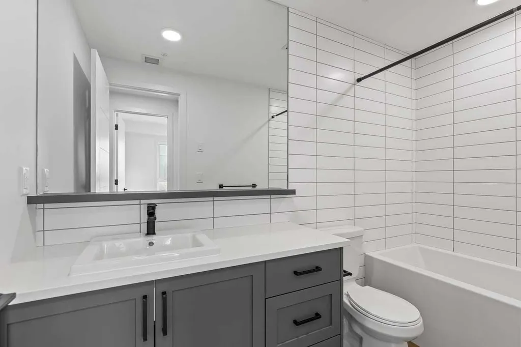 3107 Warren Street NW Calgary AB T3B6N7