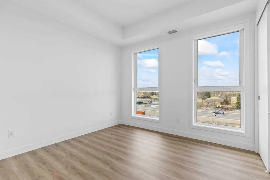 3107 Warren Street NW Calgary AB T3B6N7