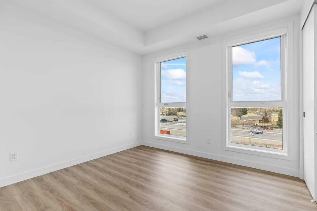 3107 Warren Street NW Calgary AB T3B6N7