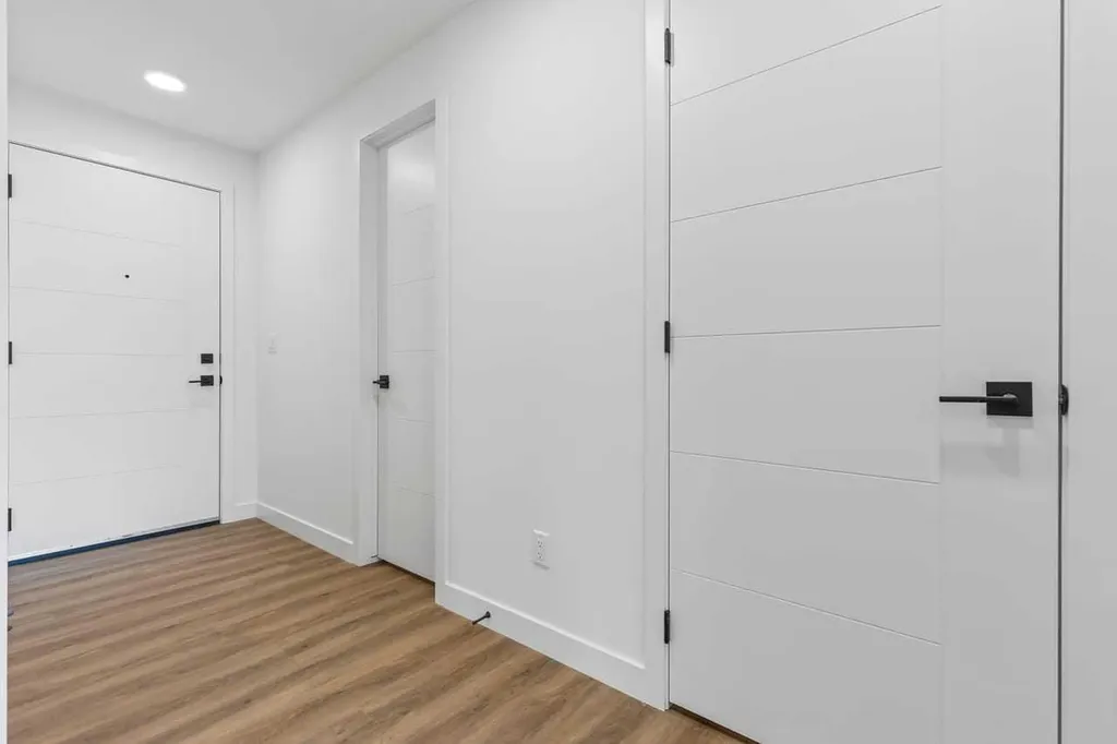 3107 Warren Street NW Calgary AB T3B6N7
