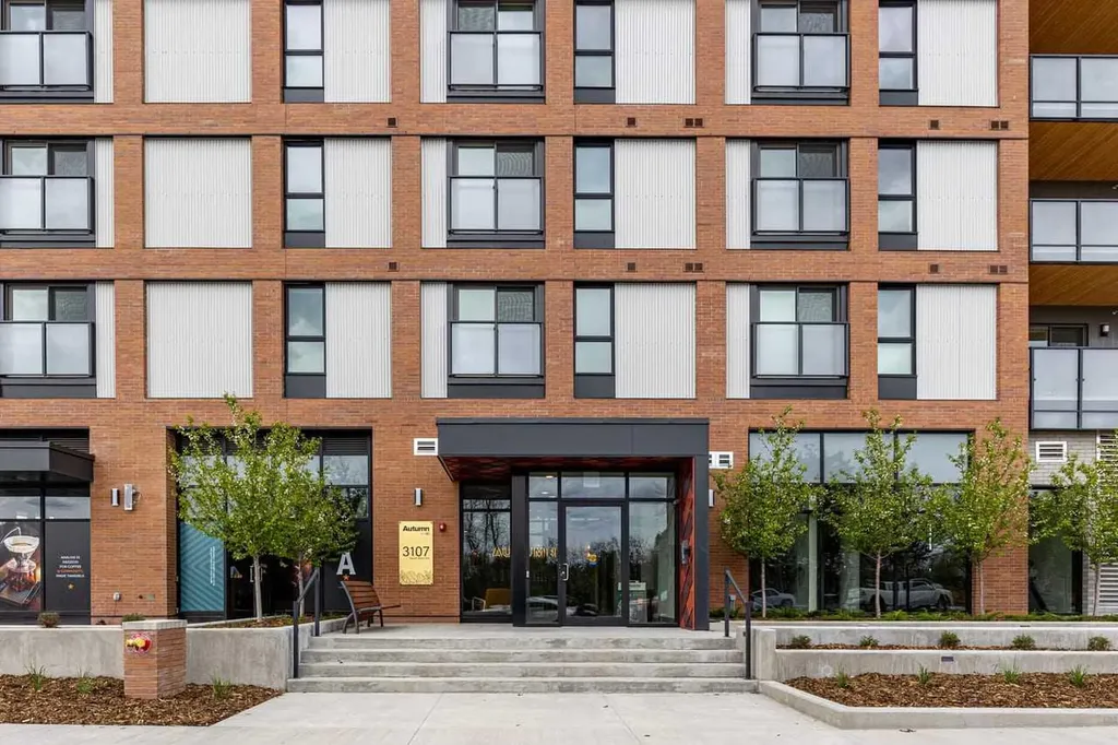 3107 Warren Street NW Calgary AB T3B6N7