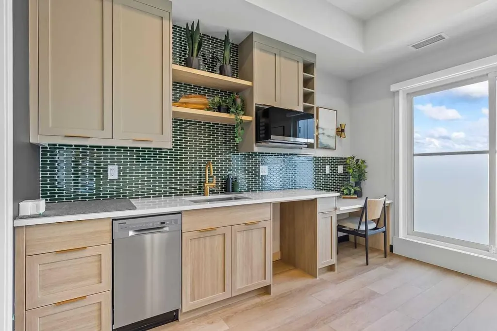 3107 Warren Street NW Calgary AB T3B6N7