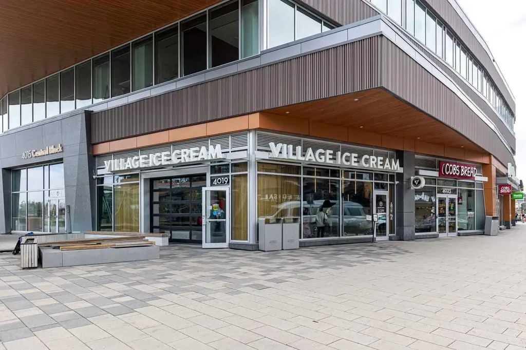 3107 Warren Street NW Calgary AB T3B6N7