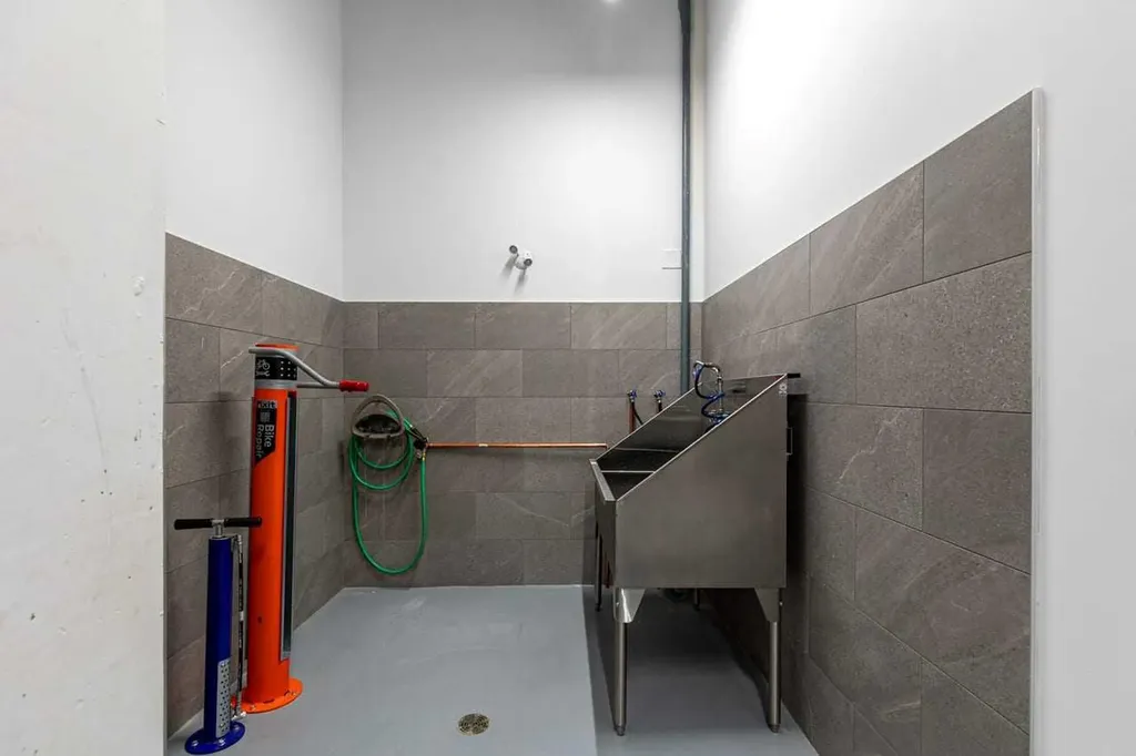 3107 Warren Street NW Calgary AB T3B6N7