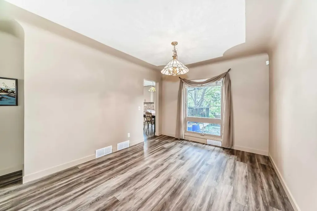 2518 21 Street SW Calgary AB T2T 5A8