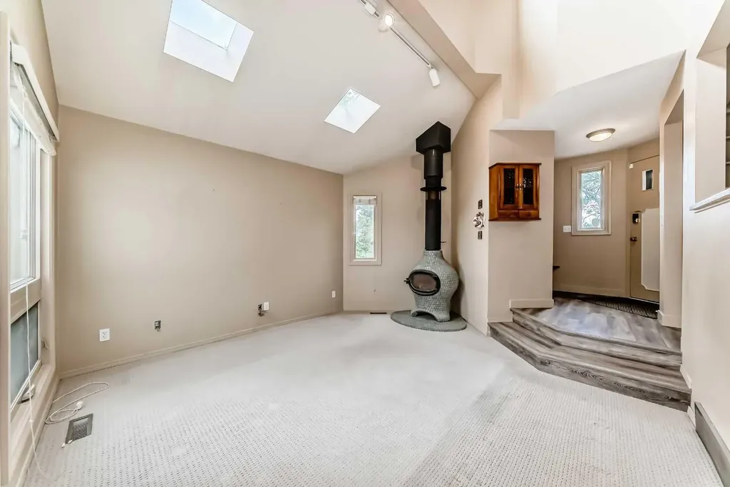 2518 21 Street SW Calgary AB T2T 5A8