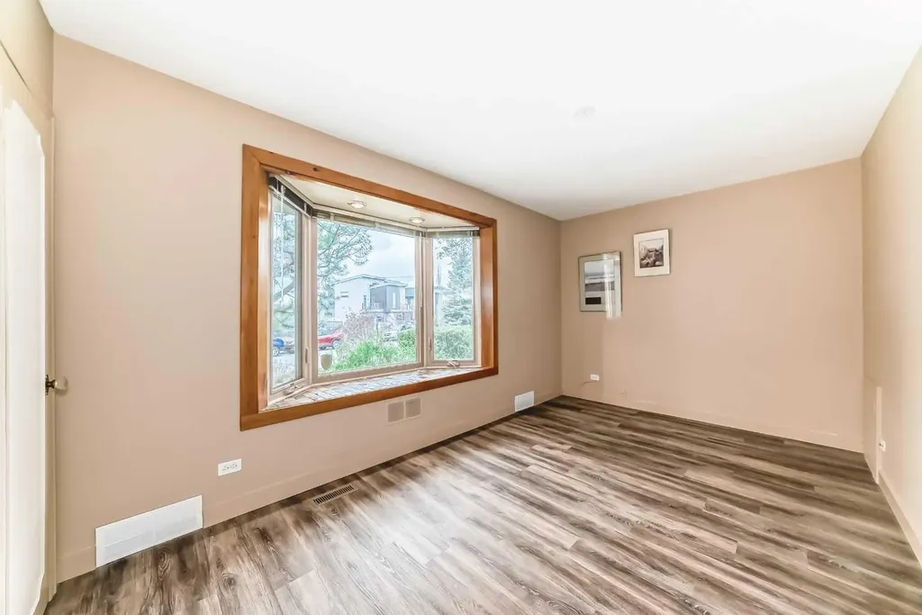 2518 21 Street SW Calgary AB T2T 5A8
