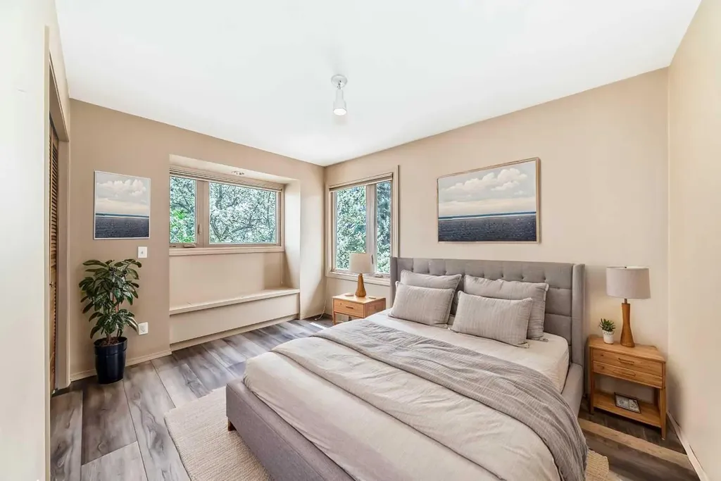 2518 21 Street SW Calgary AB T2T 5A8