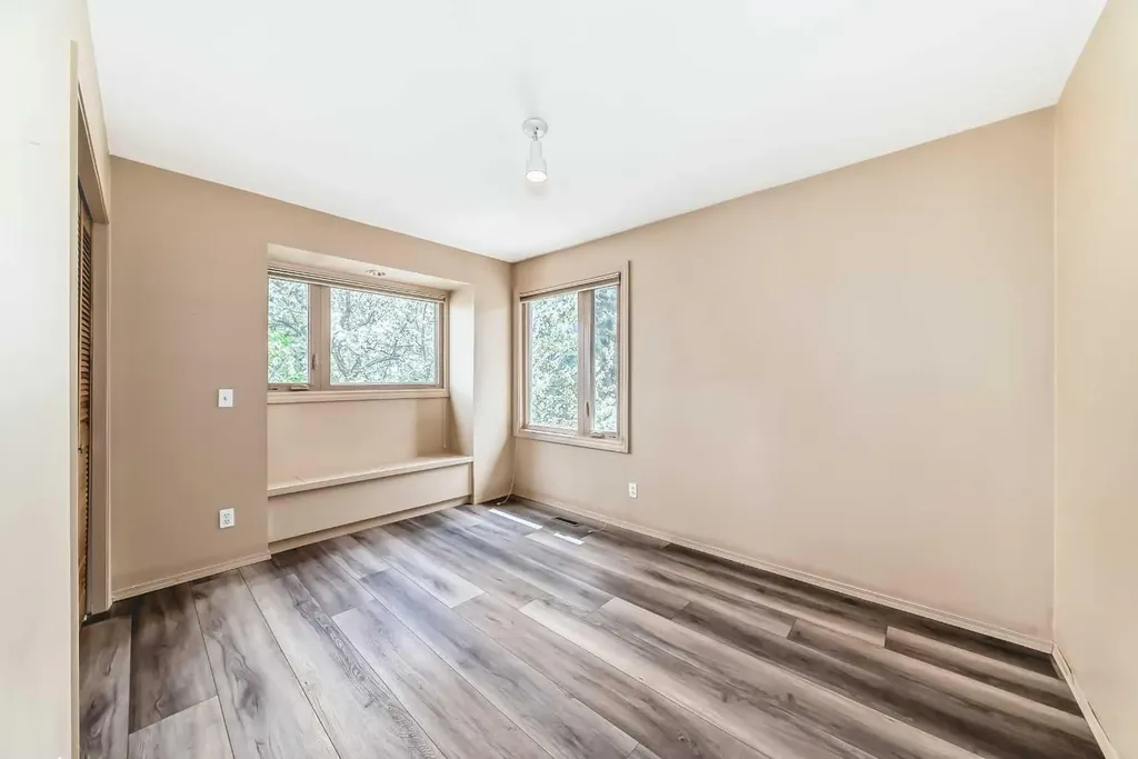 2518 21 Street SW Calgary AB T2T 5A8