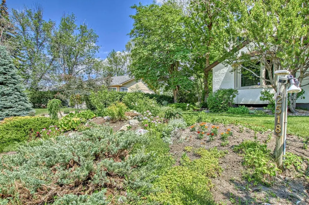 2518 21 Street SW Calgary AB T2T 5A8