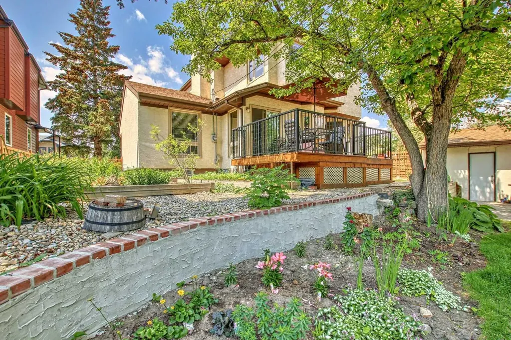 2518 21 Street SW Calgary AB T2T 5A8
