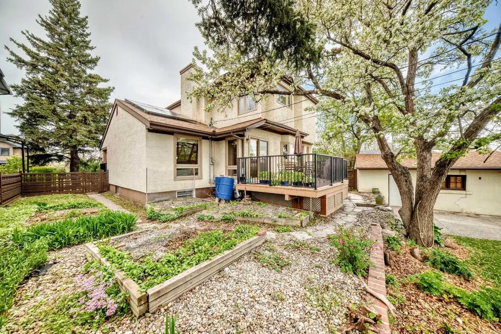 2518 21 Street SW Calgary AB T2T 5A8