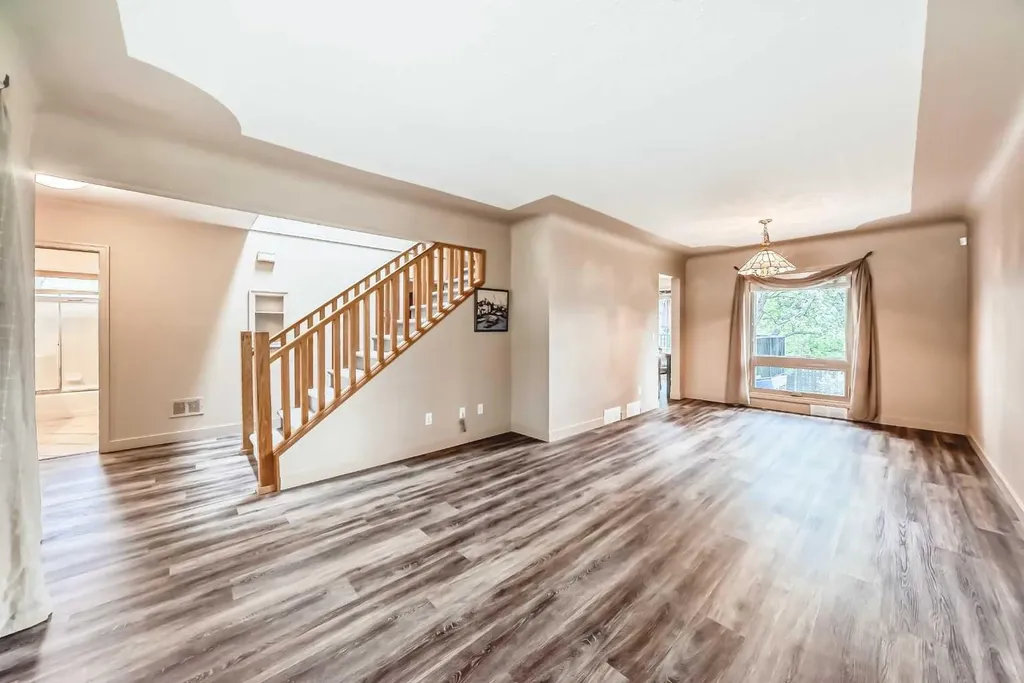 2518 21 Street SW Calgary AB T2T 5A8