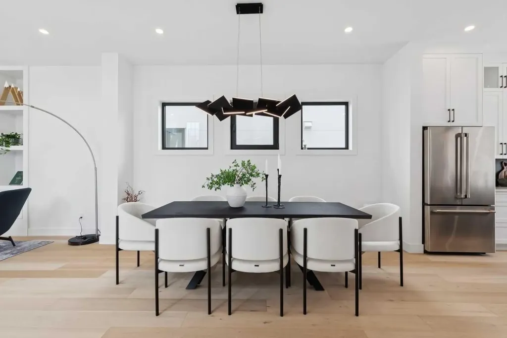 3728 5 Avenue SW Calgary AB T3C 0B8