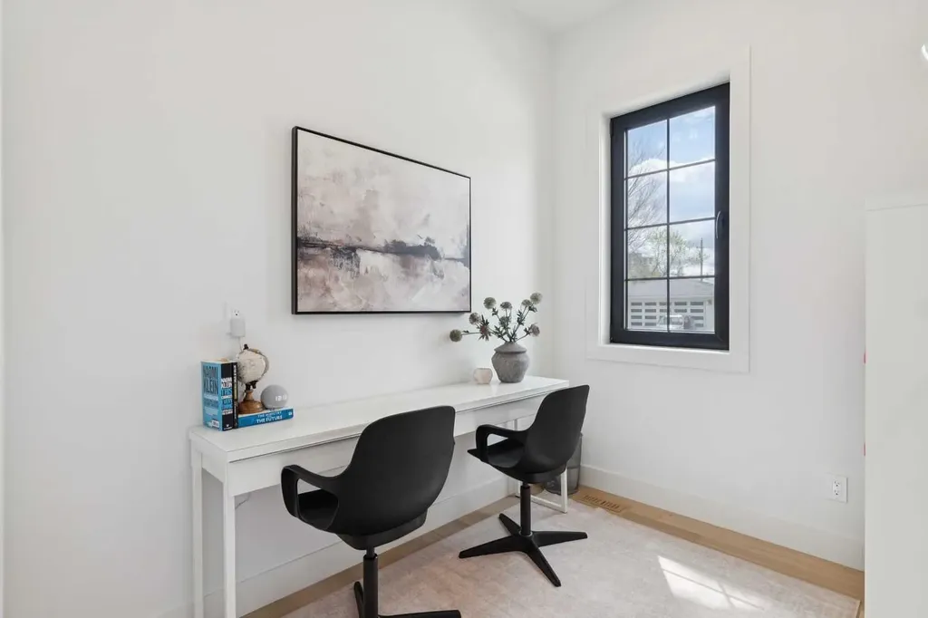 3728 5 Avenue SW Calgary AB T3C 0B8