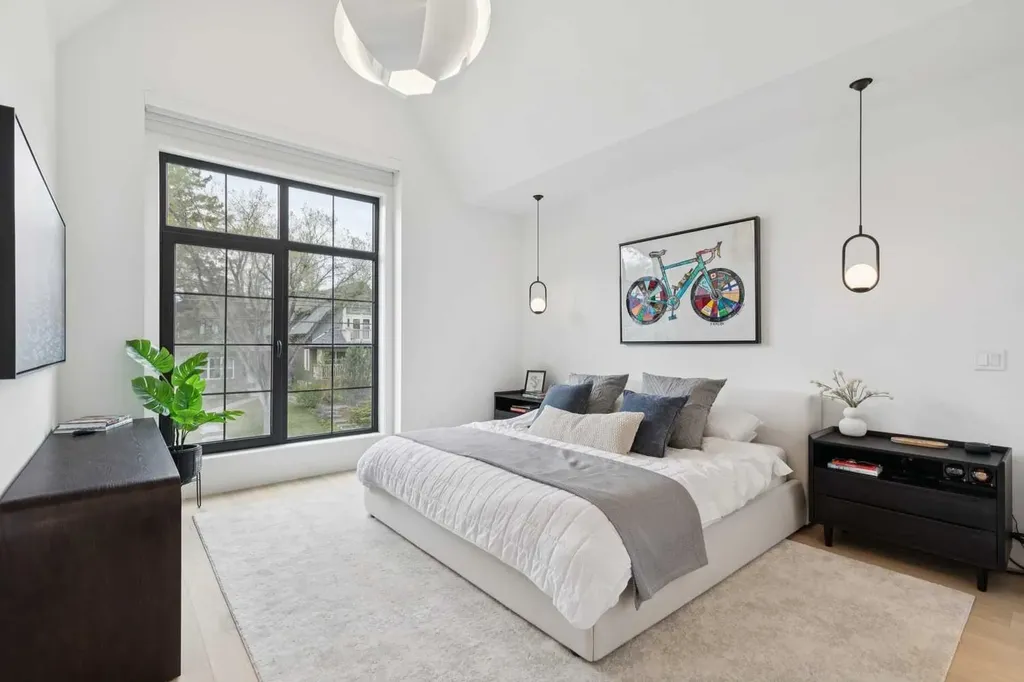 3728 5 Avenue SW Calgary AB T3C 0B8