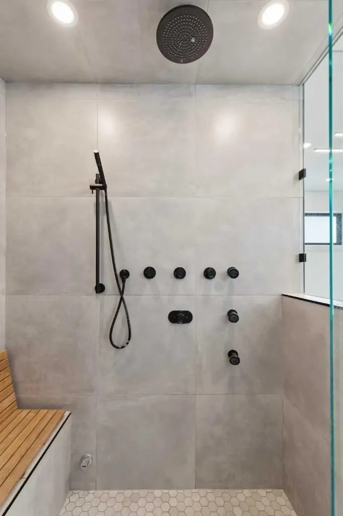 3728 5 Avenue SW Calgary AB T3C 0B8