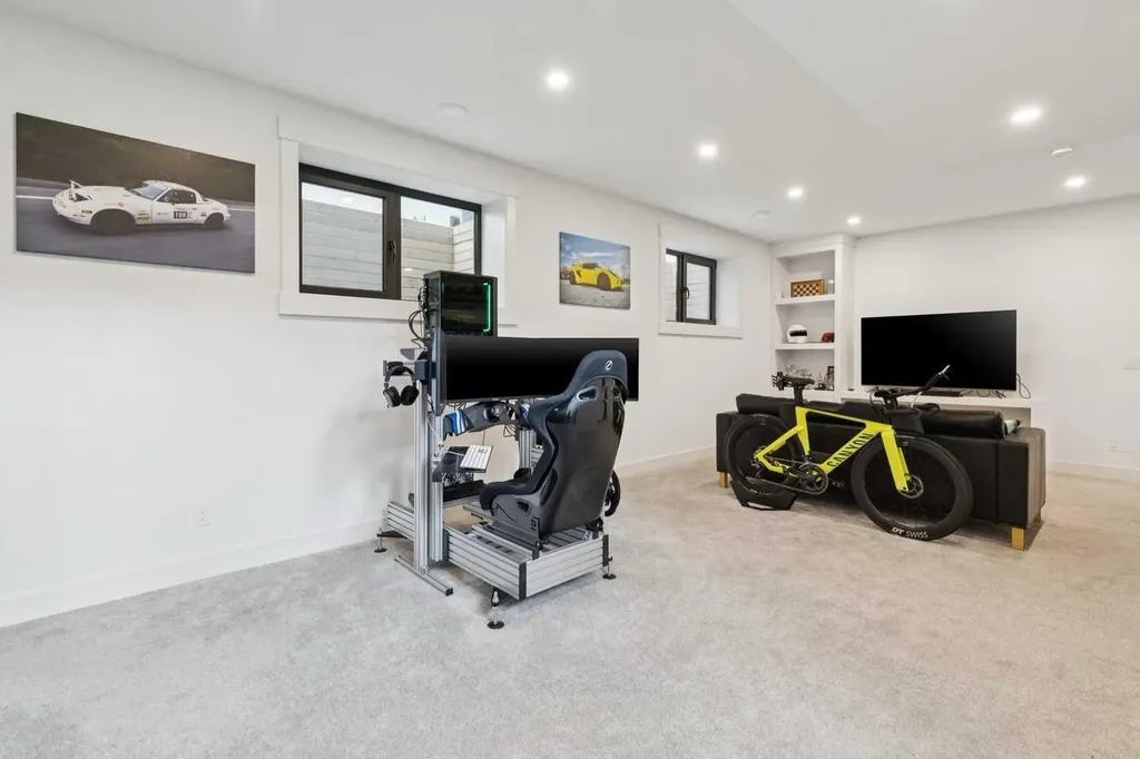3728 5 Avenue SW Calgary AB T3C 0B8