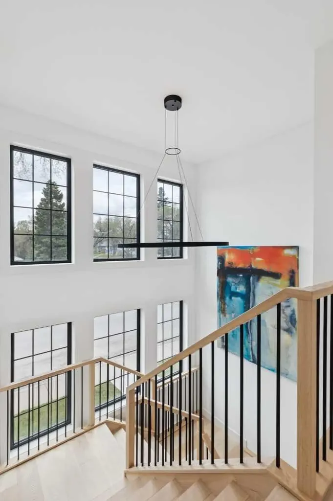 3728 5 Avenue SW Calgary AB T3C 0B8