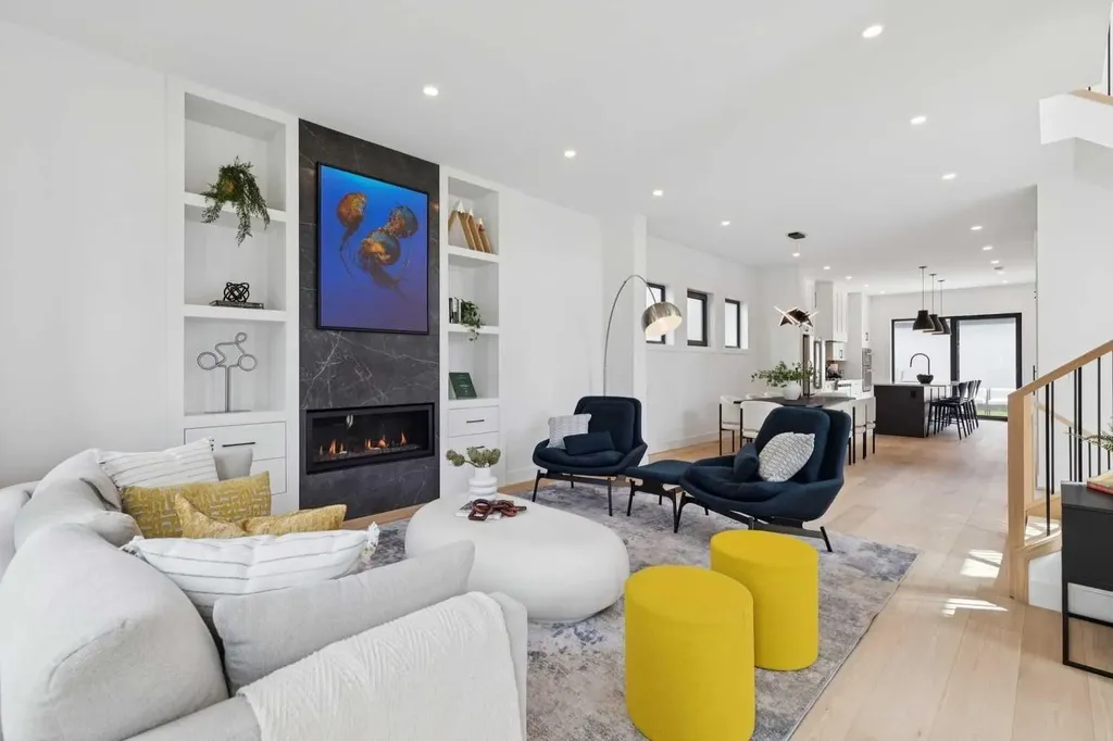3728 5 Avenue SW Calgary AB T3C 0B8