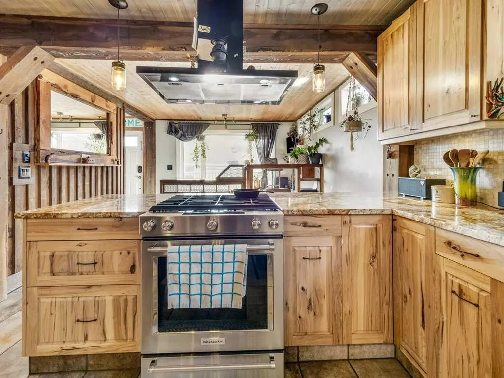 6501 22 Avenue Coleman AB T0K0M0