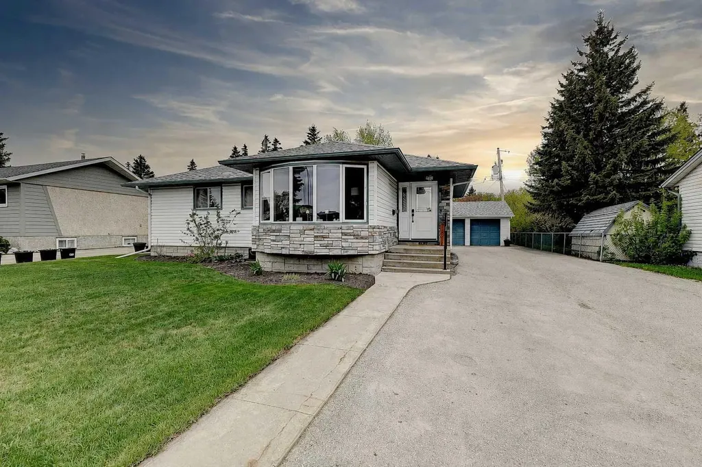 10015 89 Avenue Grande Prairie AB T8V 0E2