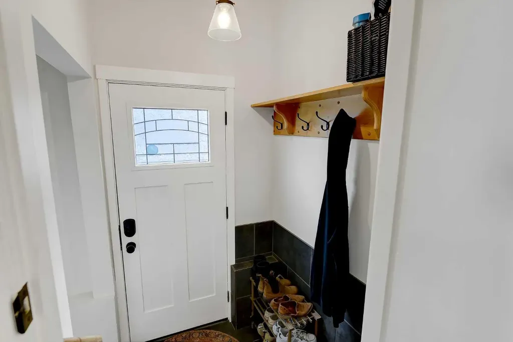 10015 89 Avenue Grande Prairie AB T8V 0E2