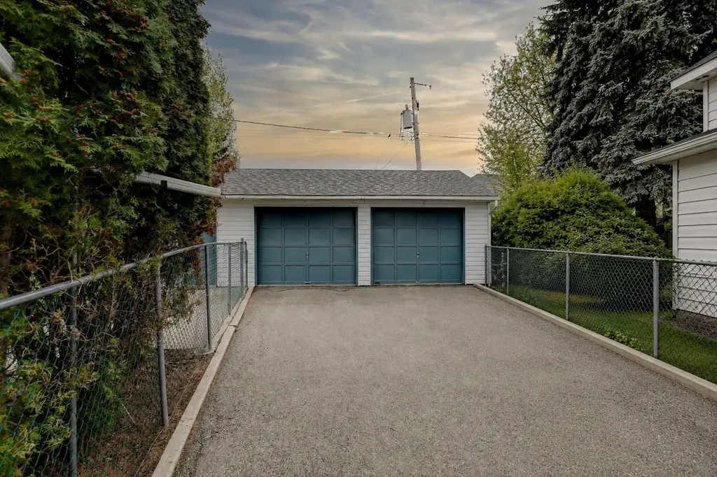 10015 89 Avenue Grande Prairie AB T8V 0E2