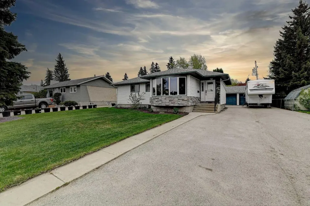 10015 89 Avenue Grande Prairie AB T8V 0E2
