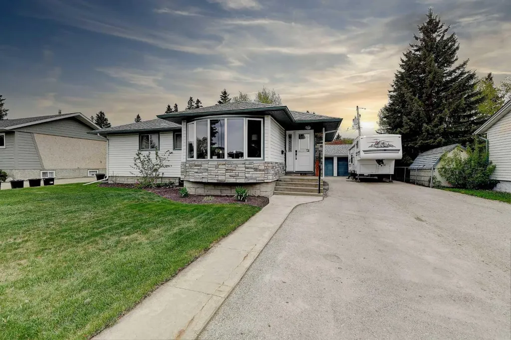 10015 89 Avenue Grande Prairie AB T8V 0E2