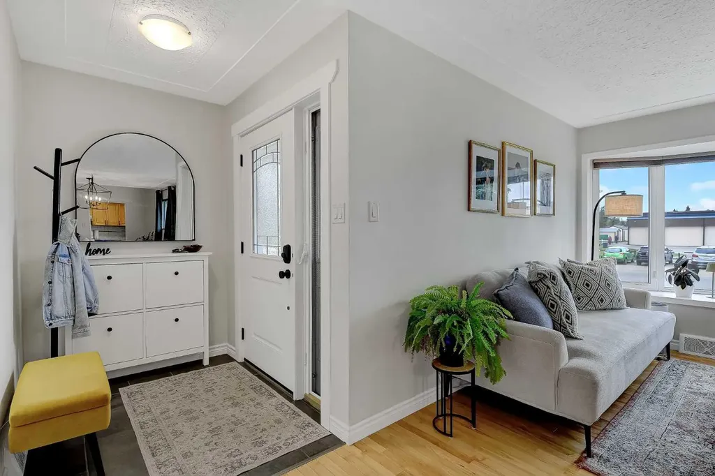 10015 89 Avenue Grande Prairie AB T8V 0E2