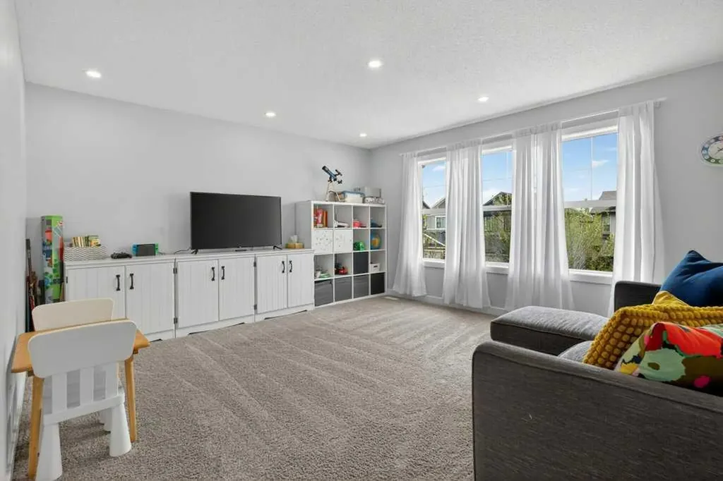 1091 Brightoncrest Green SE Calgary AB T2Z 1G8