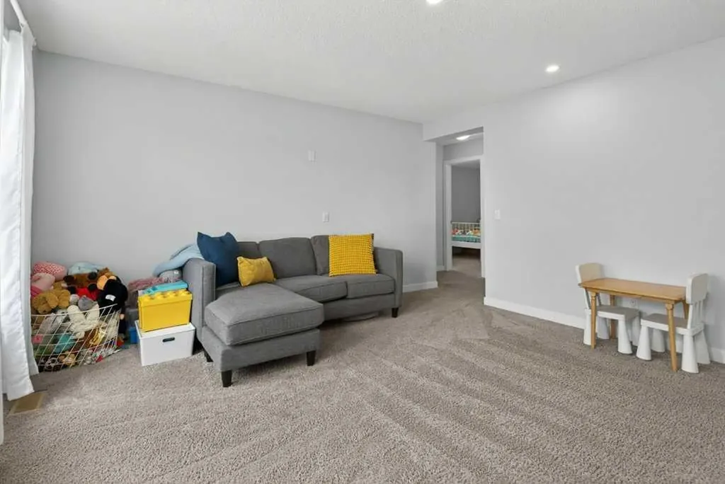 1091 Brightoncrest Green SE Calgary AB T2Z 1G8